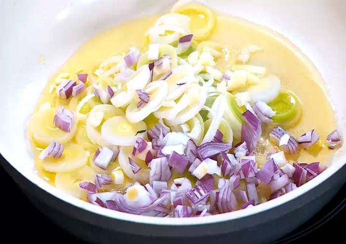 Тосты с индейкой и овощами 
