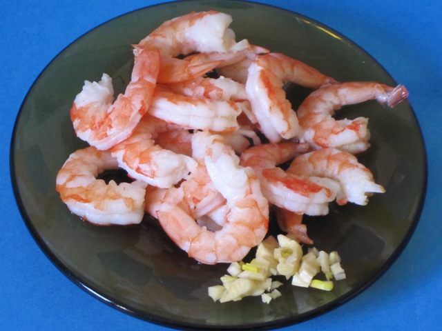 Кускус с креветками и овощами