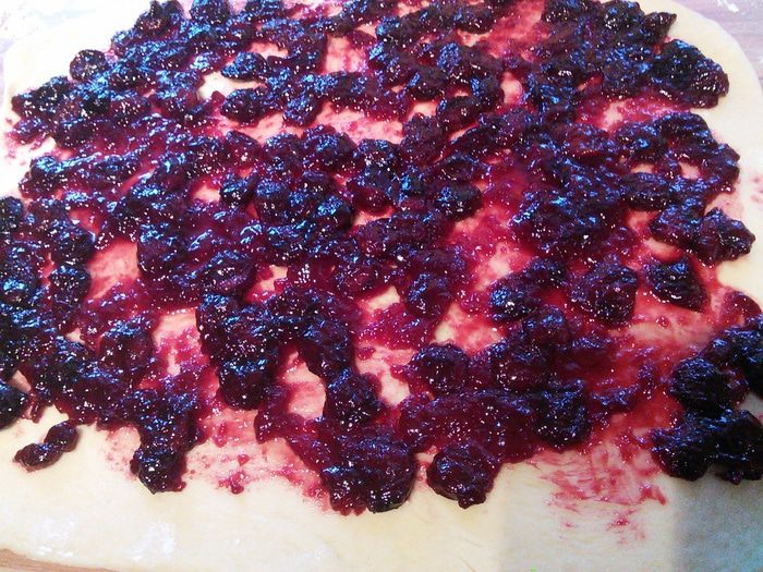 Вишнёвый рулет