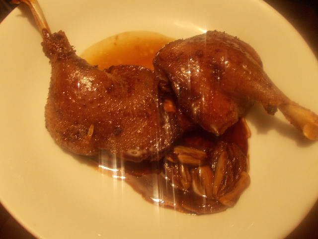 Утиные ножки, маринованные в соевом соусе с чесноком и лимоном