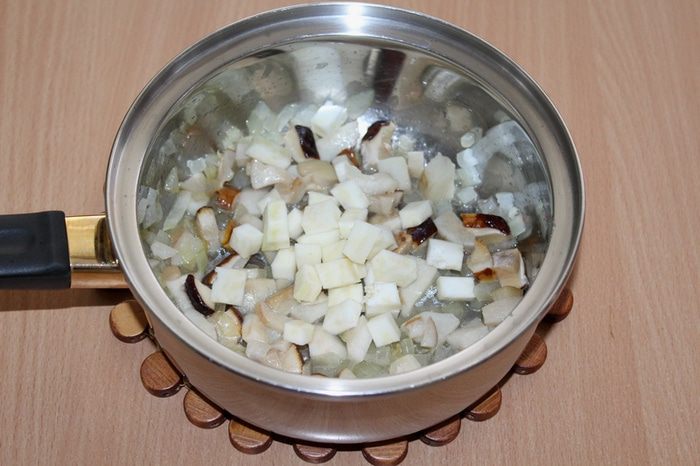 Похлебка с тыквой, грибами и булгуром