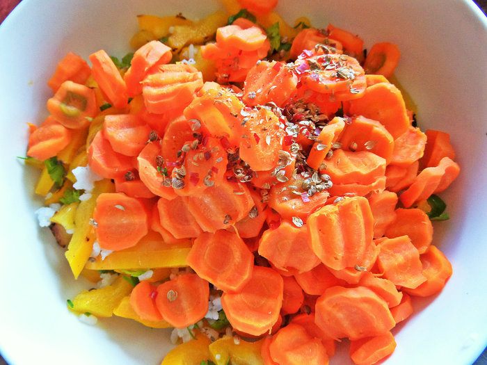 Морковный салат с курицей