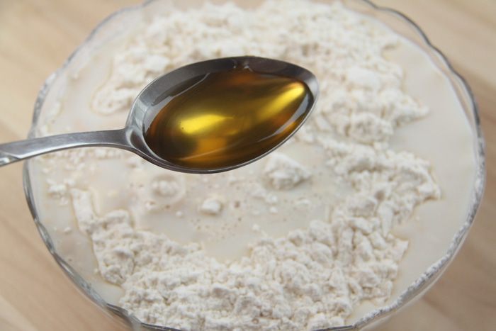 Каштановые булочки с брусникой