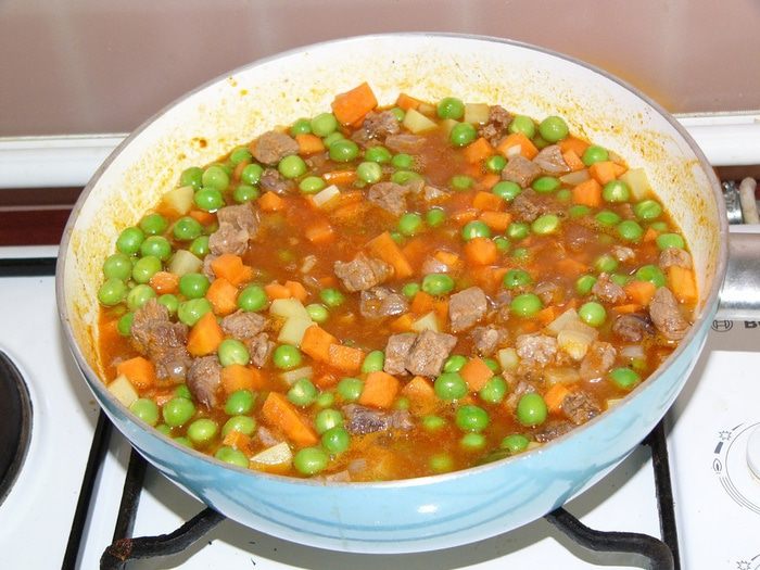 Рагу из зеленого горошка с мясом