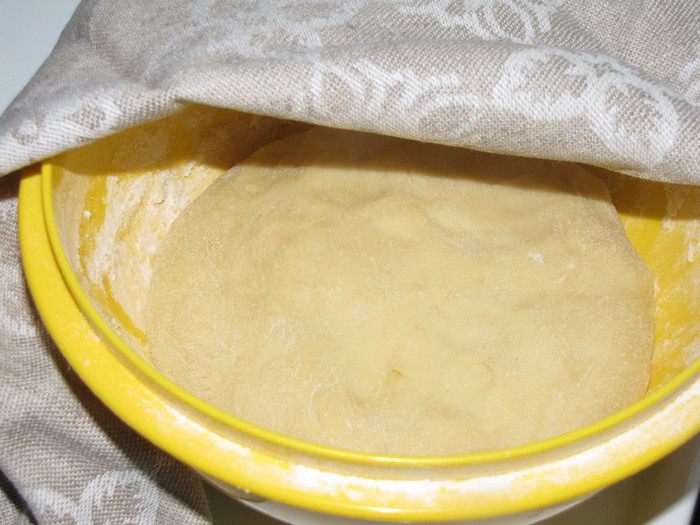 Пирог с брусникой и сметаной