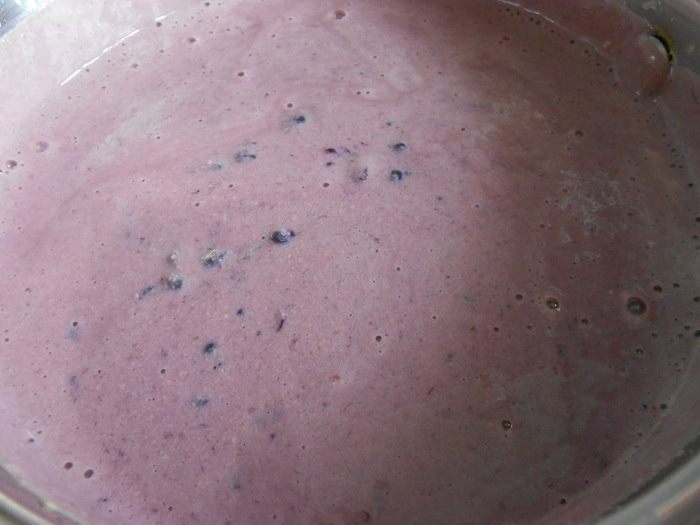 Мороженое с ежевикой