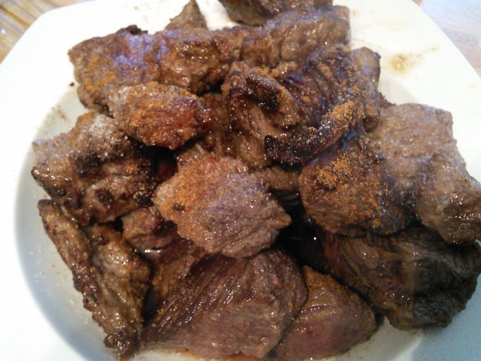 Говядина, тушенная с овощами в остром соусе (Chili-Rindfleisch-Eintopf) 