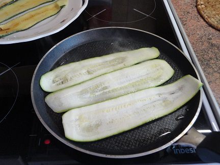 Легкие рулетики с сыром