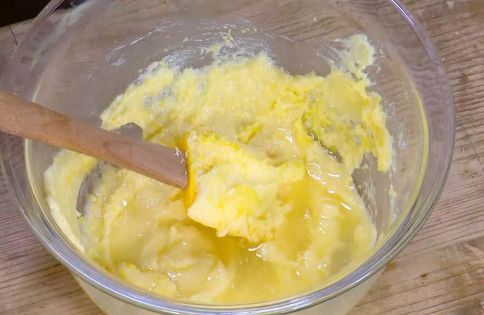 Миндальный пирог на поленте и рисовой муке 