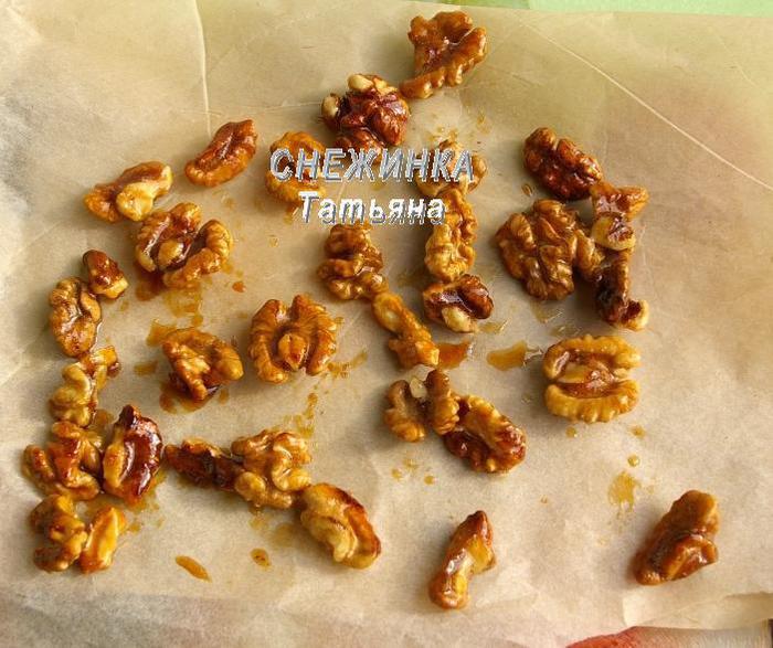 Салат с курицей, апельсином и карамелизированными орехами