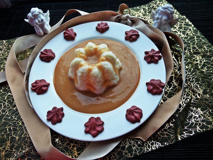 Рисовый пудинг под карамельным соусом