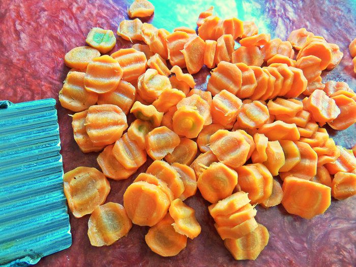 Морковный салат с курицей