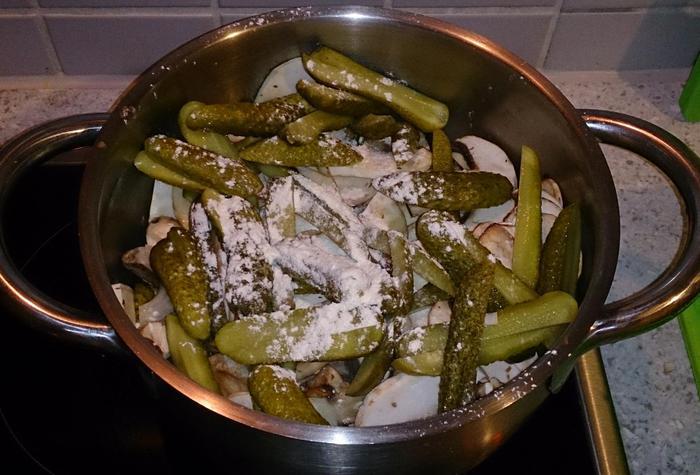 Бефстроганов (Boeuf Stroganoff)