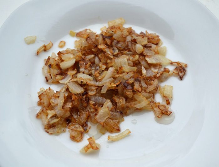 Тыквенный суп-пюре с карамелизованной свеклой и золотистым луком