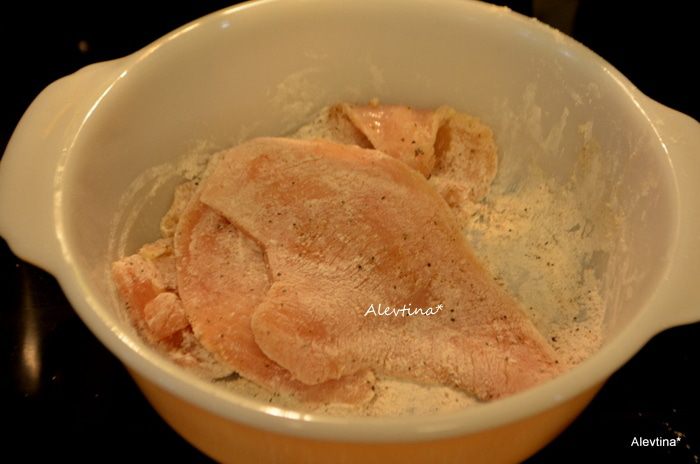 Куриные котлеты с зеленым маслом
