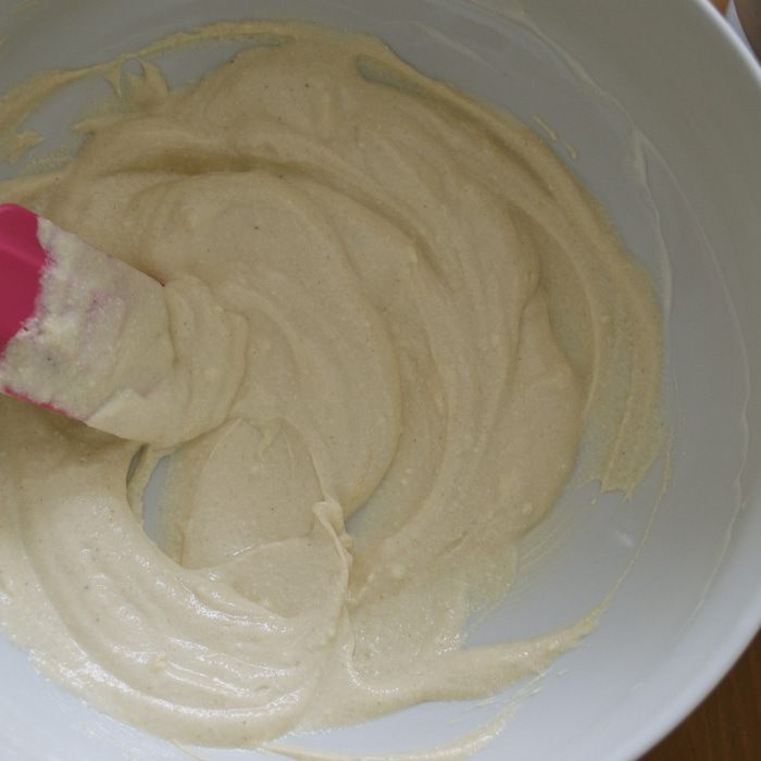 Салат из ветчины и макарон под соусом рикотта