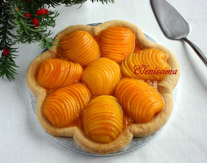 Пирог-цветок с персиками
