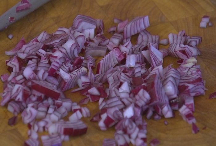 Перец, фаршированный мясом и красным рисом