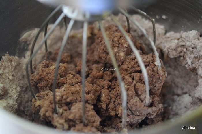 Печенье шоколадное с фисташками