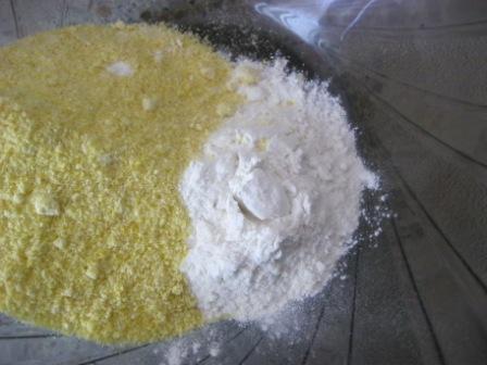 Итальянское кукурузное печенье с изюмом и орехами