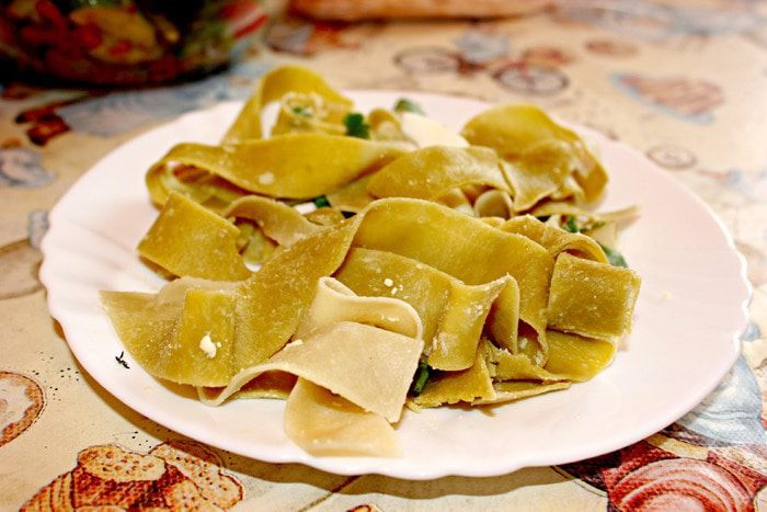 Зеленый салат из папарделле 