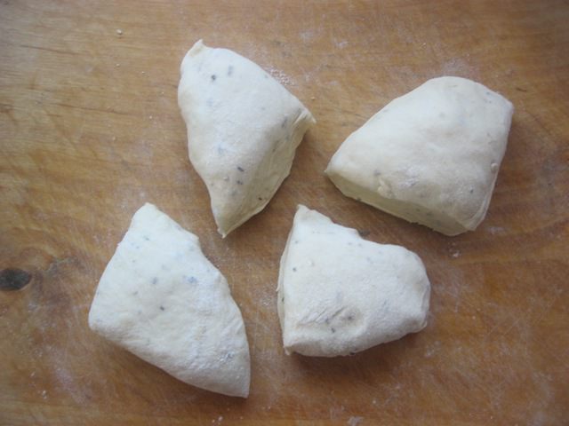 Мягкие чесночные булочки