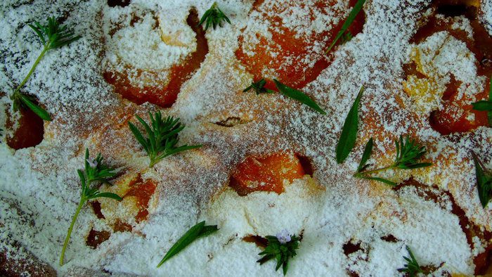 Клафути с персиками