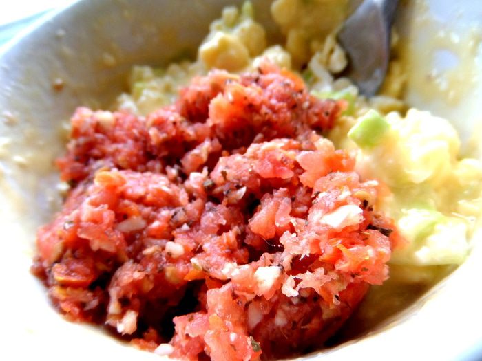 Котлетки на баклажане под сыром, с томатом