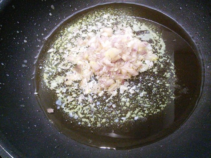 Каннеллони со спаржей под соусом бешамель 