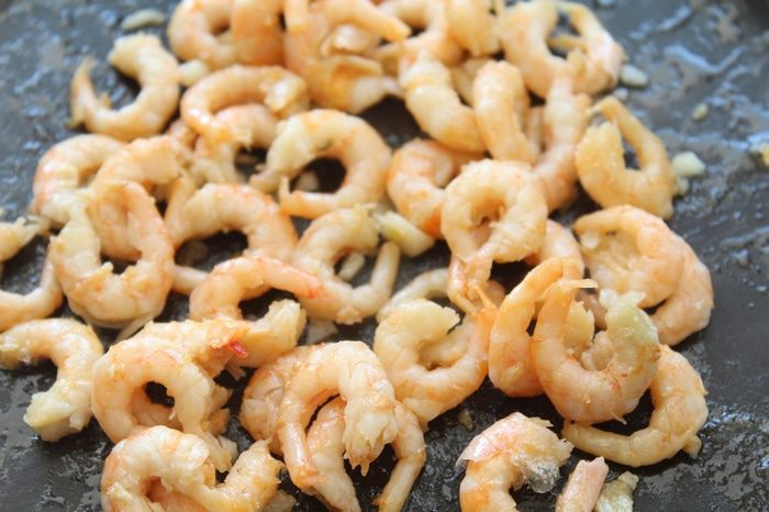 Салат с руколой и креветками