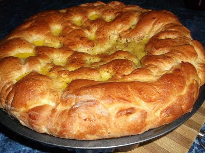 Бабушкин пирог с малиновым джемом