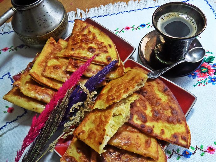 Пироги из тортильи с картошкой и беконом