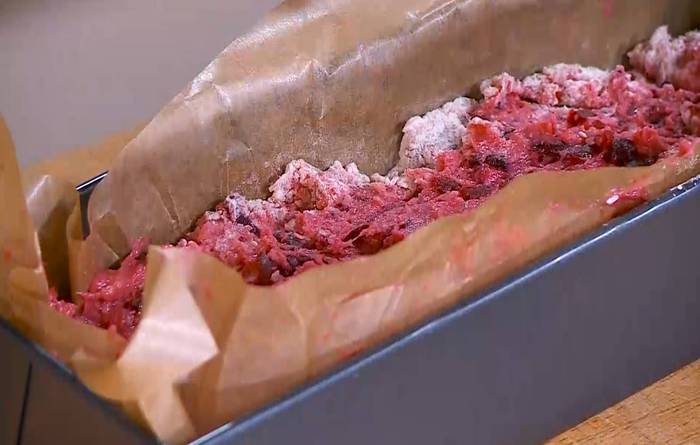 Свекольный пирог с орехами 