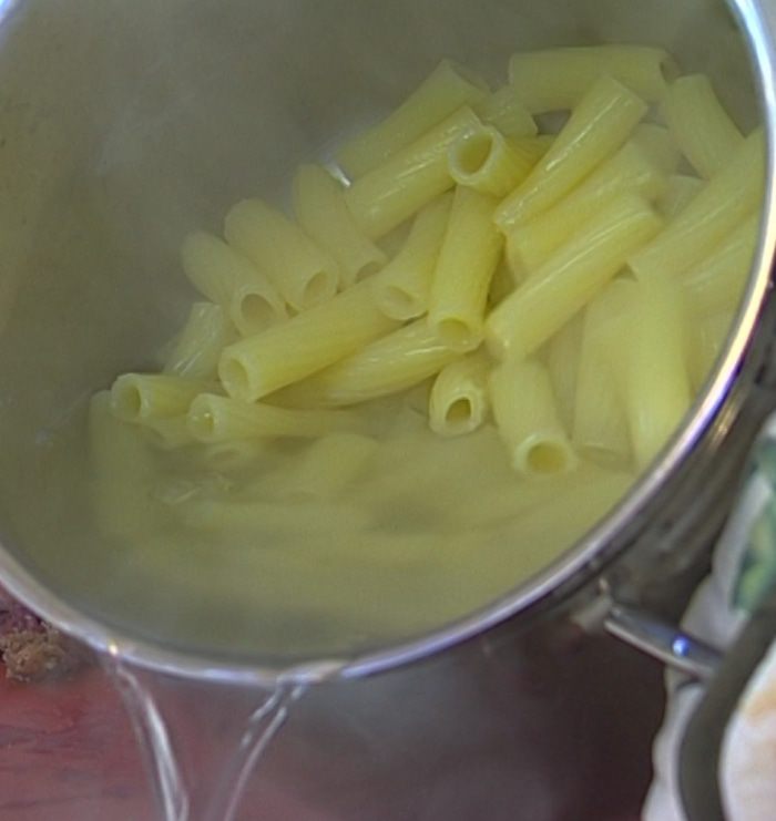 Макароны с брокколи и шпинатом
