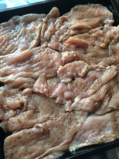 Запеченное куриное филе с грибами и хреном
