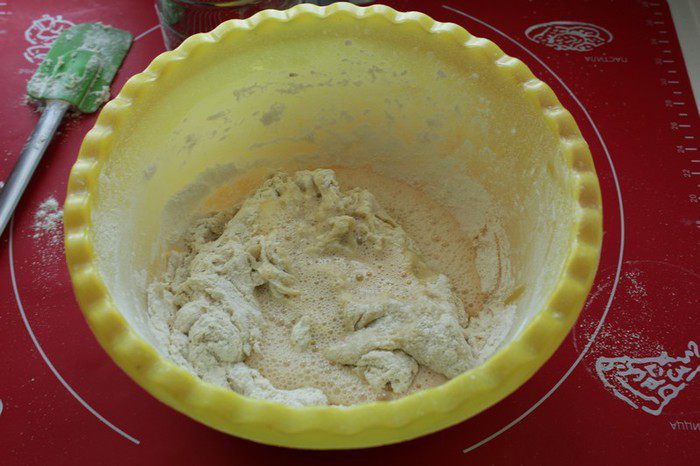 Праздничные булочки с марципаном и цукатами
