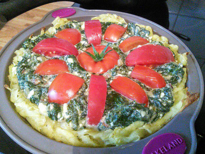Картофельный киш с фетой и шпинатом 