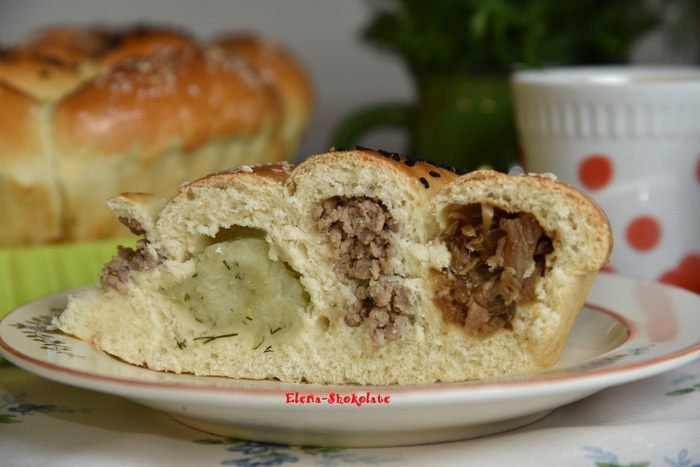 Пирог из пирожков «Дружная семейка»