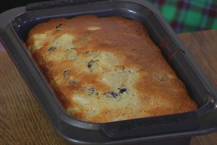 Ананасовый кекс с изюмом и фундуком 