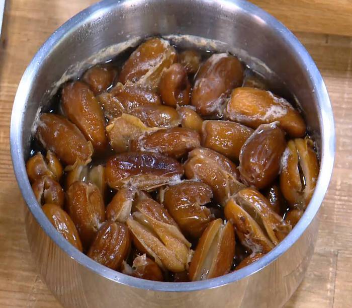 Сладкий цельнозерновой пирог с финиками 