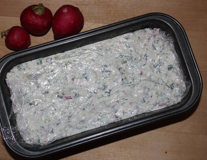 Террин из творога с редисом и травами