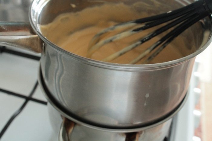 Пирог с персиками и пудингом из ряженки