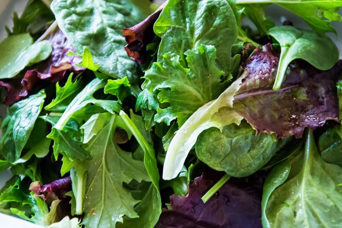 Теплый салат с мясом и мандаринами