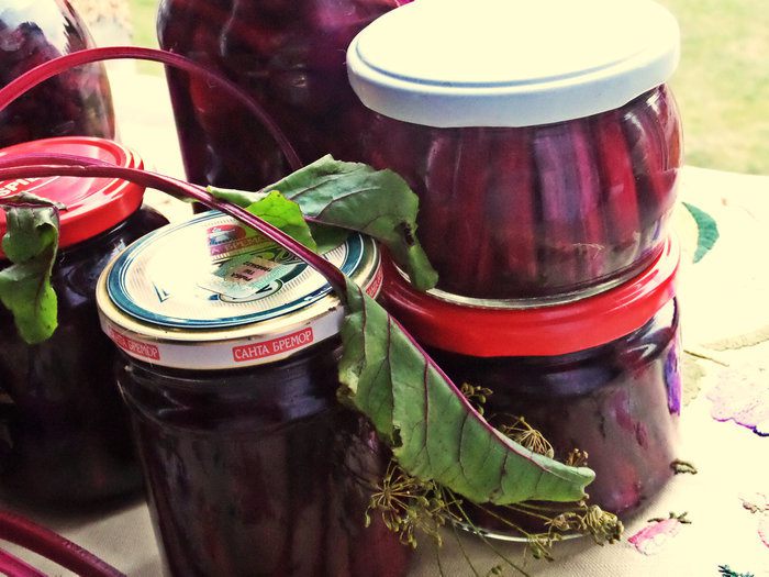 Маринование свекольных стебельков