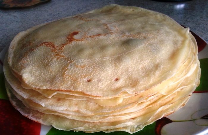 Блинчики с копченым окороком и вареным яйцом
