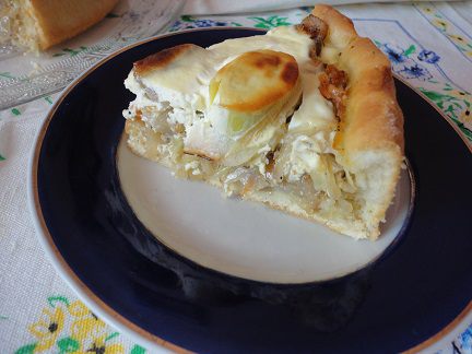 Торт с квашеной капустой, шпиком и луком 