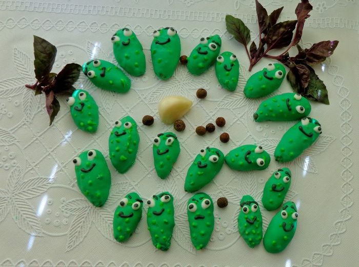 Корнишоны консервированные (сладкая шалость)