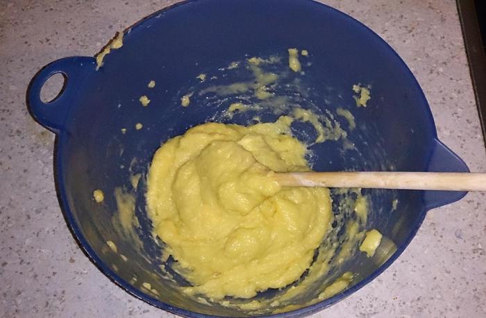 Профитроли с творожным сыром и семгой