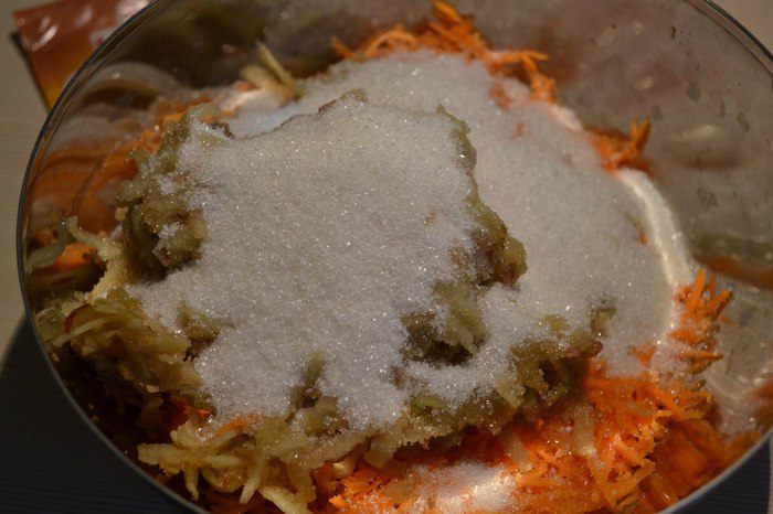 Морковно-яблочный кекс