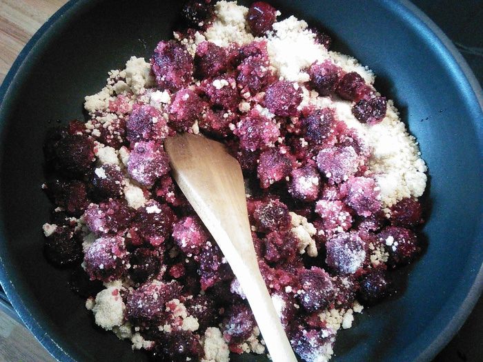 Вишнёвый рулет